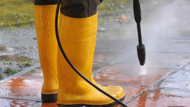 Serviços de hidrojateamento de alta pressão para limpeza eficiente e sustentável