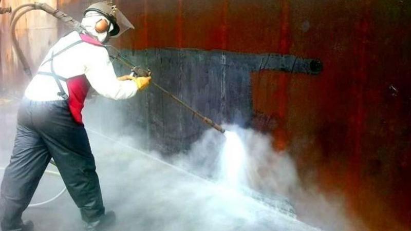 Serviços de hidrojateamento de alta pressão para uma limpeza eficiente e sustentável
